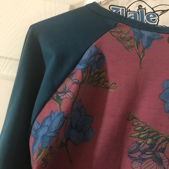 LuLaRoe Randy T size medium - Picture 2 of 2